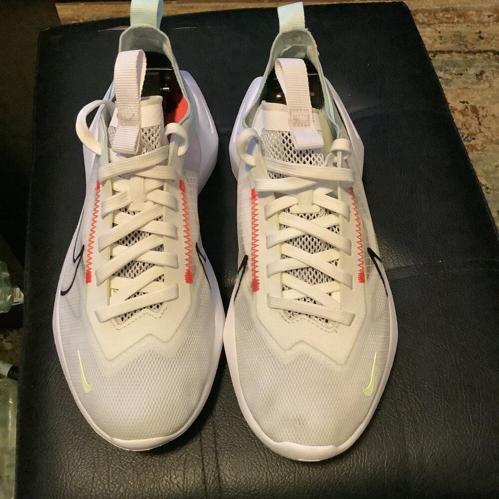 Nike Vista Lite Running Shoes Womens US 6, White Mesh Athletic Gym Good Shape